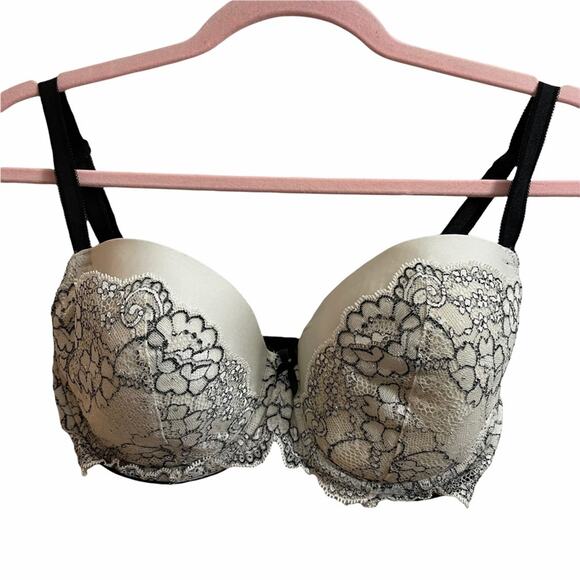 Victoria’s Secret Dream Angels Lined Demi Bra - Picture 1 of 5